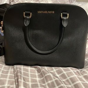 Black Michael kors bag